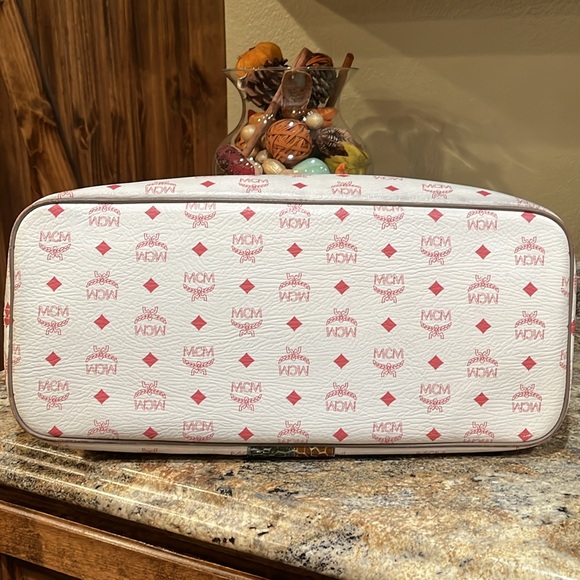 Host Appreciation First and Second prize on a random Wheel draw - Picture 7 of 11